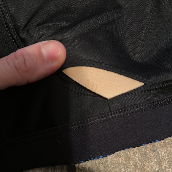 EUC Lululemon Bubbles Pipe Dream Blue/Black Ta Ta Tamer III Bra - Picture 4 of 10